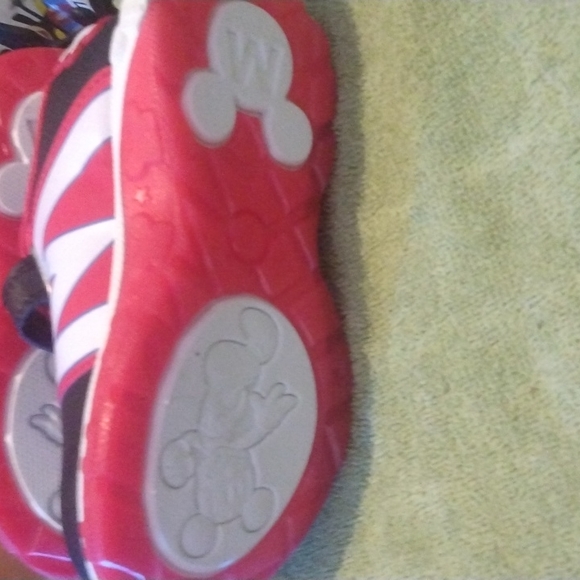 Brand new Mickey mouse shoes size 9 toddler.. light ups - Picture 4 of 5